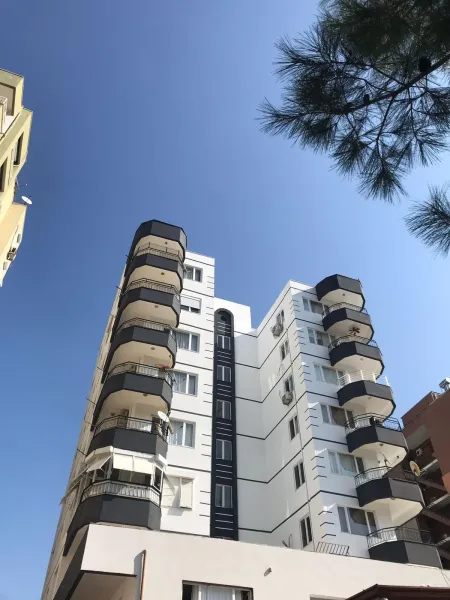 Tamamlanan cephe: mantolama ve boya