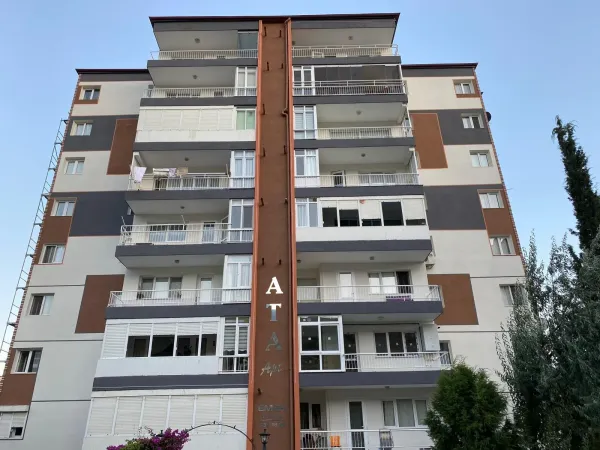 Tamamlanan cephe: mantolama ve boya