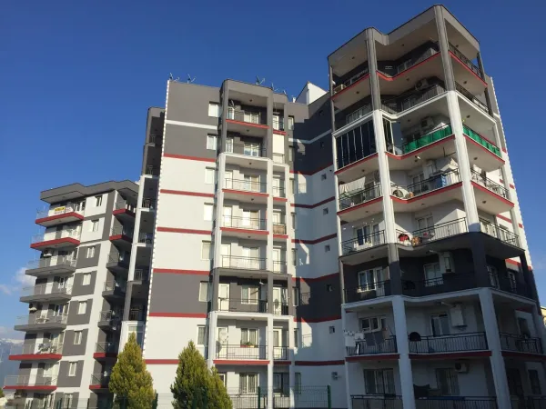 Tamamlanan cephe: mantolama ve boya